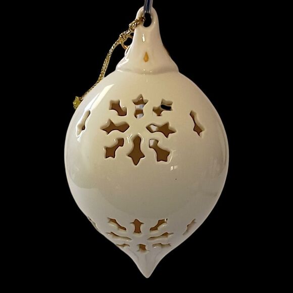 Lenox Seasons Greetings Ornament Christmas Pierced Porcelain Snowflakes Vintage - Picture 5 of 15